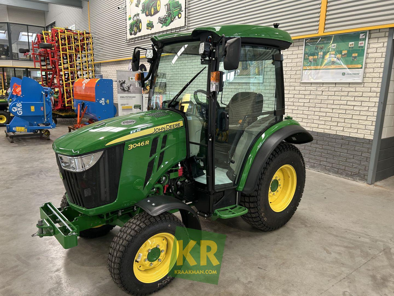 John Deere 3046R - Kleintraktor: das Bild 2 John Deere 3046R - Kleintraktor: das Bild 2