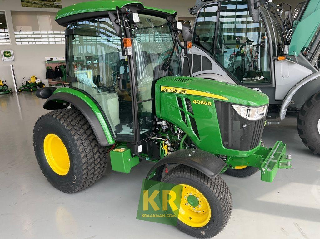 John Deere 4066R - Kleintraktor: das Bild 1 John Deere 4066R - Kleintraktor: das Bild 1