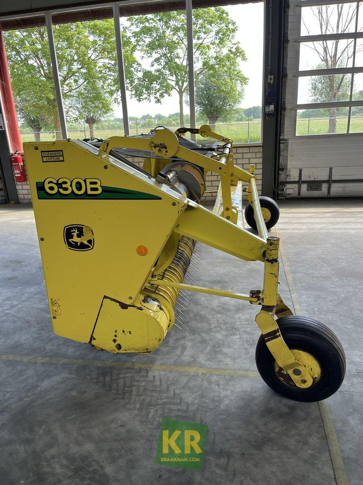 John Deere 630B - Ernteforsatz für Häcksler: das Bild 2 John Deere 630B - Ernteforsatz für Häcksler: das Bild 2