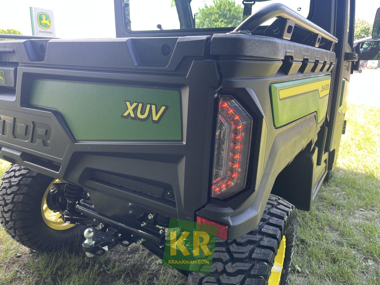 John Deere XUV875M - Quad: das Bild 1 John Deere XUV875M - Quad: das Bild 1