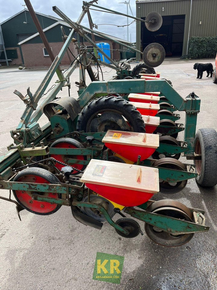 MONOZENTRA Monosem - Einzelkornsämaschine: das Bild 3 MONOZENTRA Monosem - Einzelkornsämaschine: das Bild 3