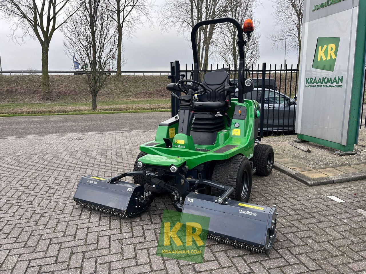 Roberine F3 - Rasenmäher: das Bild 3 Roberine F3 - Rasenmäher: das Bild 3