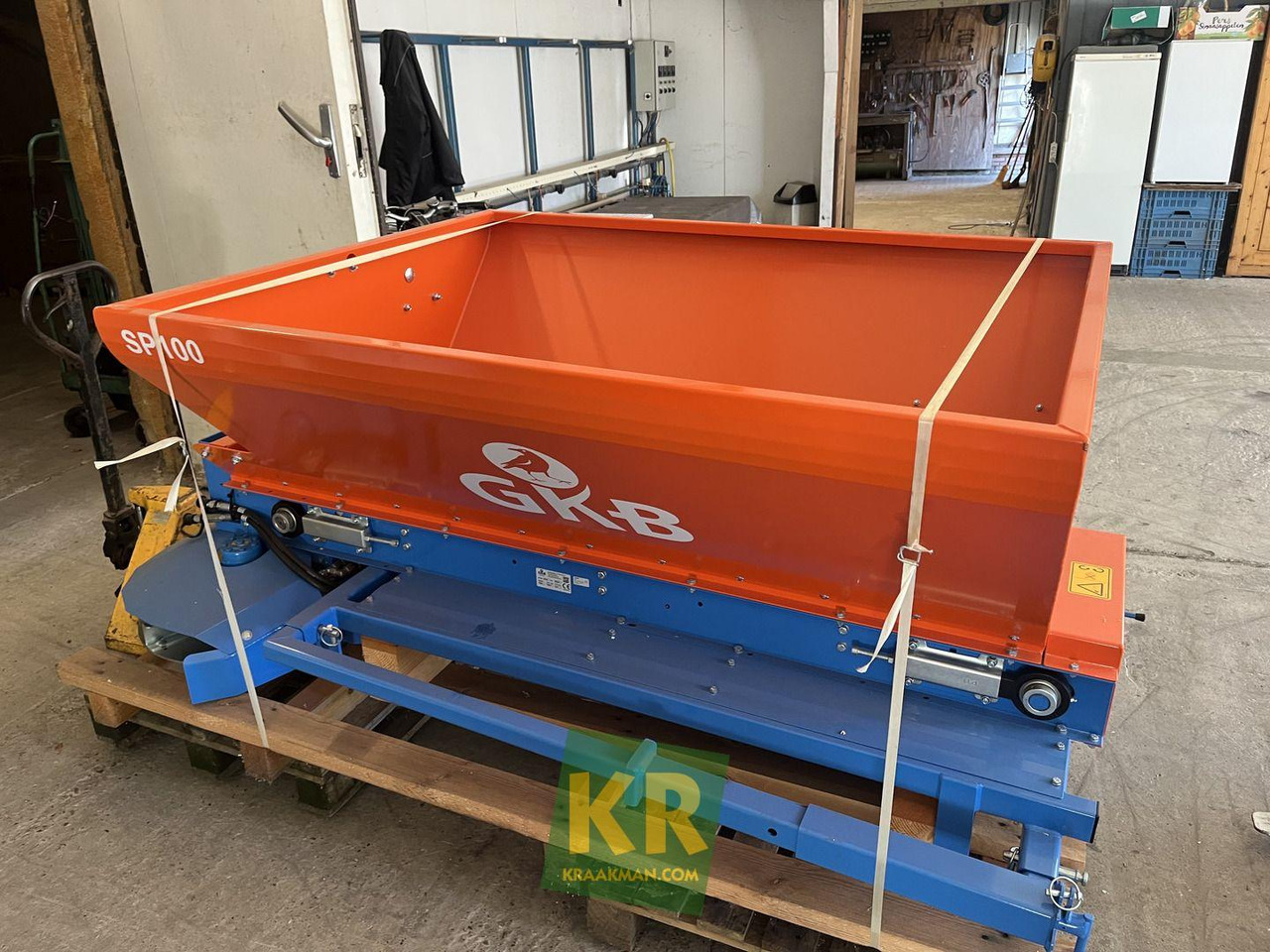 Sandspreader GKB - Salzstreuer: das Bild 5 Sandspreader GKB - Salzstreuer: das Bild 5