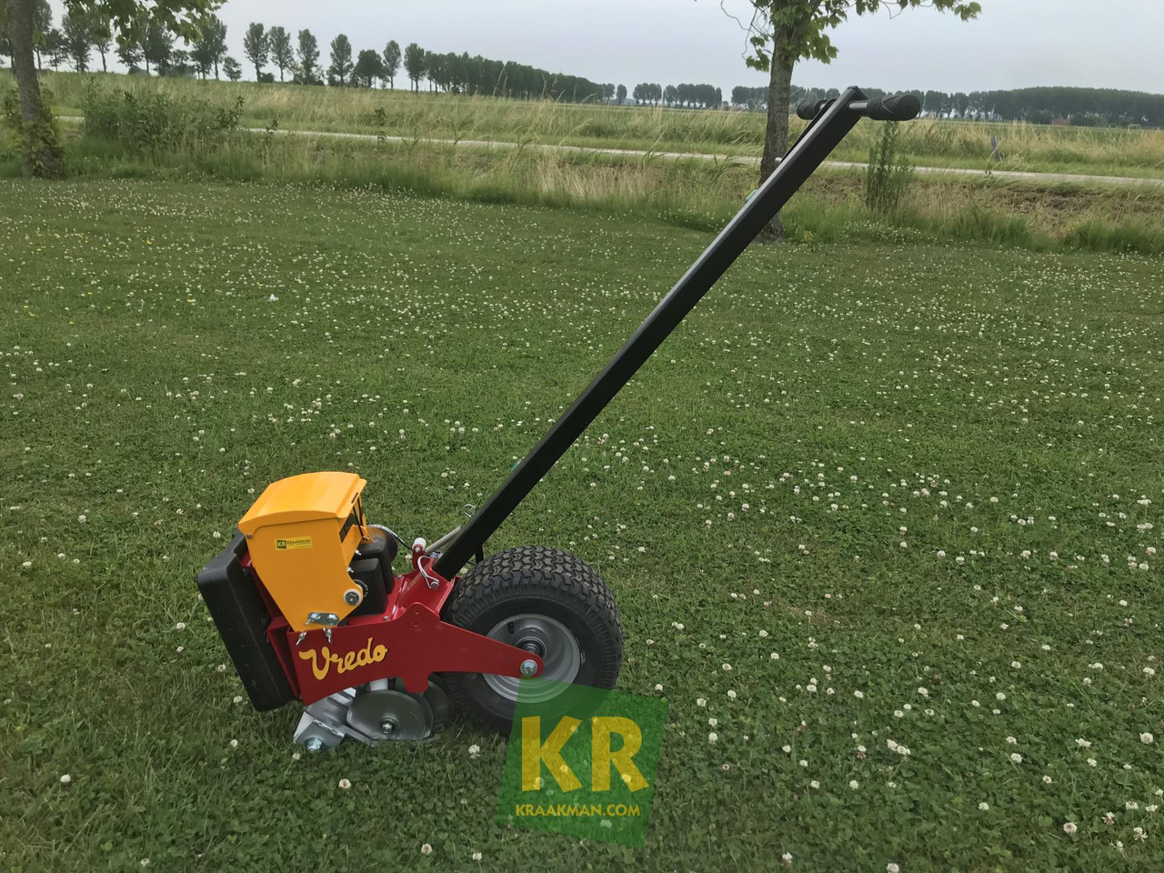 Turf Buddy Vredo - Technik für Bodenbearbeitung: das Bild 1 Turf Buddy Vredo - Technik für Bodenbearbeitung: das Bild 1