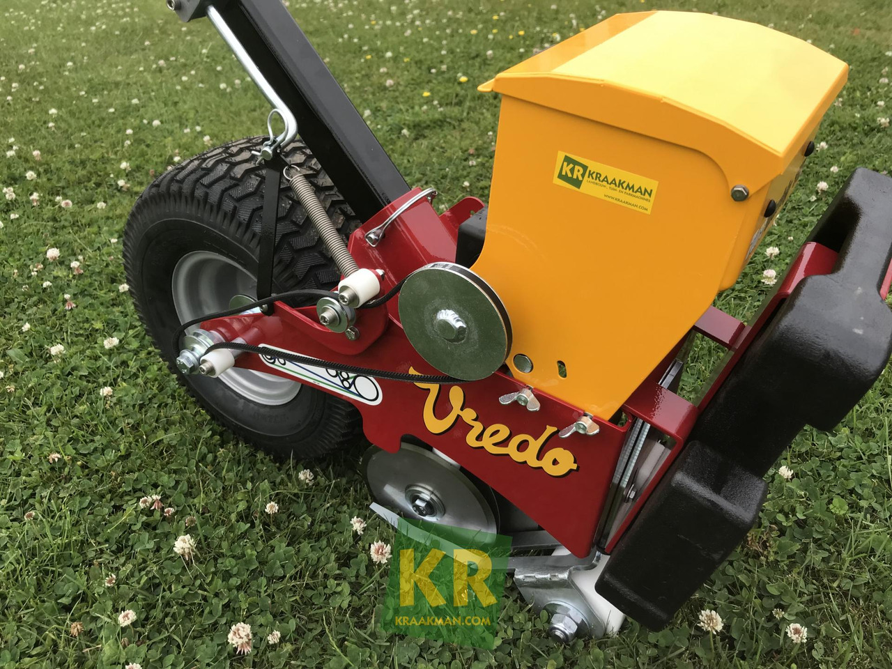 Vredo Turf Buddy - Technik für Bodenbearbeitung: das Bild 4 Vredo Turf Buddy - Technik für Bodenbearbeitung: das Bild 4