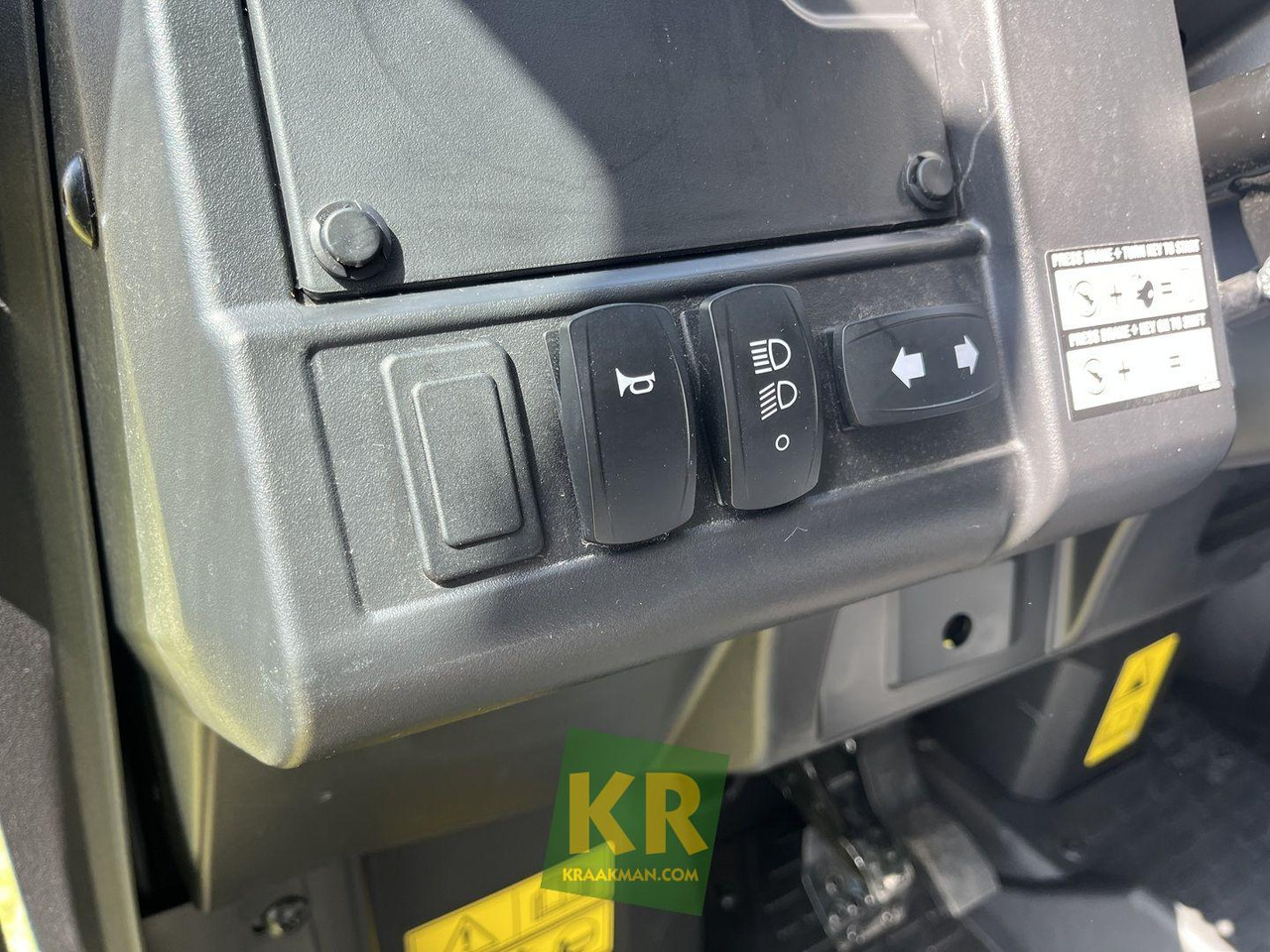 XUV875M John Deere - Quad: das Bild 3 XUV875M John Deere - Quad: das Bild 3