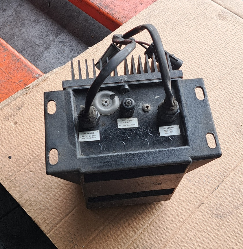 BATTERY CHARGER 12V – VECTOR - Batterie: das Bild 4 BATTERY CHARGER 12V – VECTOR - Batterie: das Bild 4