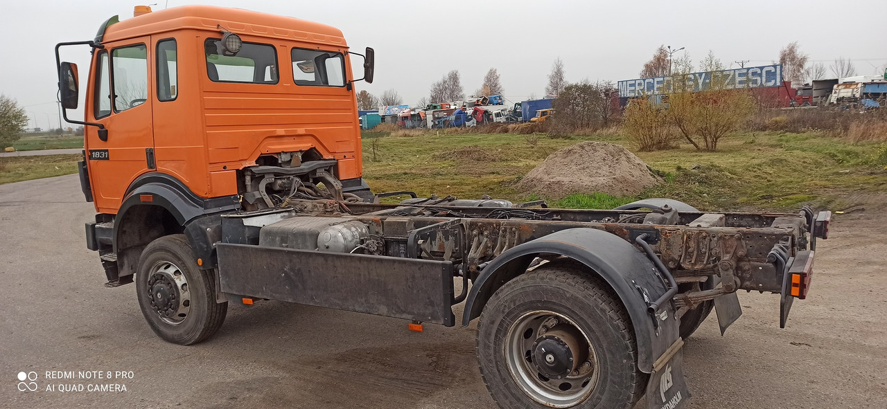 MERCEDES-BENZ SK 1831 4x4 - LKW: das Bild 3 MERCEDES-BENZ SK 1831 4x4 - LKW: das Bild 3