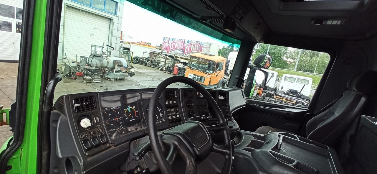 SCANIA P124 360 6x6 - Fahrgestell LKW: das Bild 4 SCANIA P124 360 6x6 - Fahrgestell LKW: das Bild 4