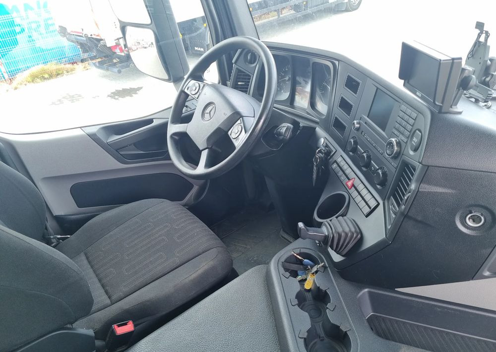 Mercedes-Benz Antos 1830 rozstaw osi 3,60 - Fahrgestell LKW: das Bild 4 Mercedes-Benz Antos 1830 rozstaw osi 3,60 - Fahrgestell LKW: das Bild 4