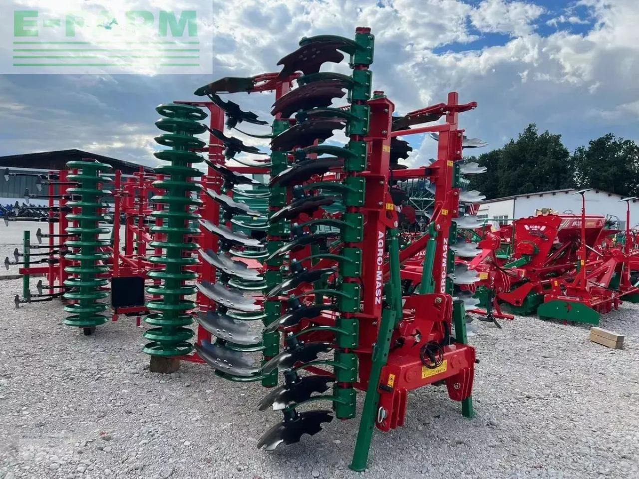 Agro-Masz btc 50 h - Technik für Bodenbearbeitung: das Bild 1 Agro-Masz btc 50 h - Technik für Bodenbearbeitung: das Bild 1