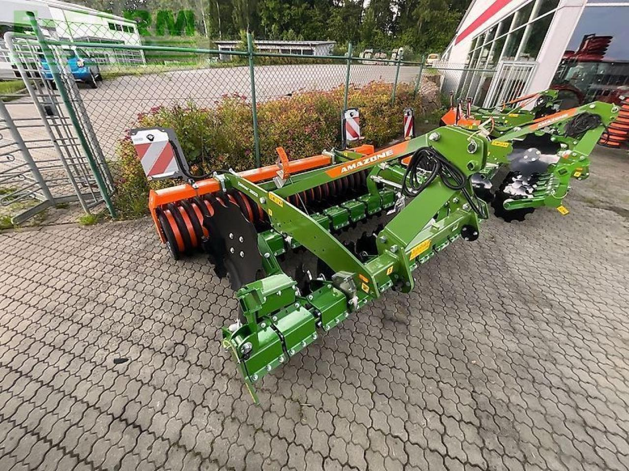 Amazone catros+ 3003 - Scheibenegge: das Bild 1 Amazone catros+ 3003 - Scheibenegge: das Bild 1