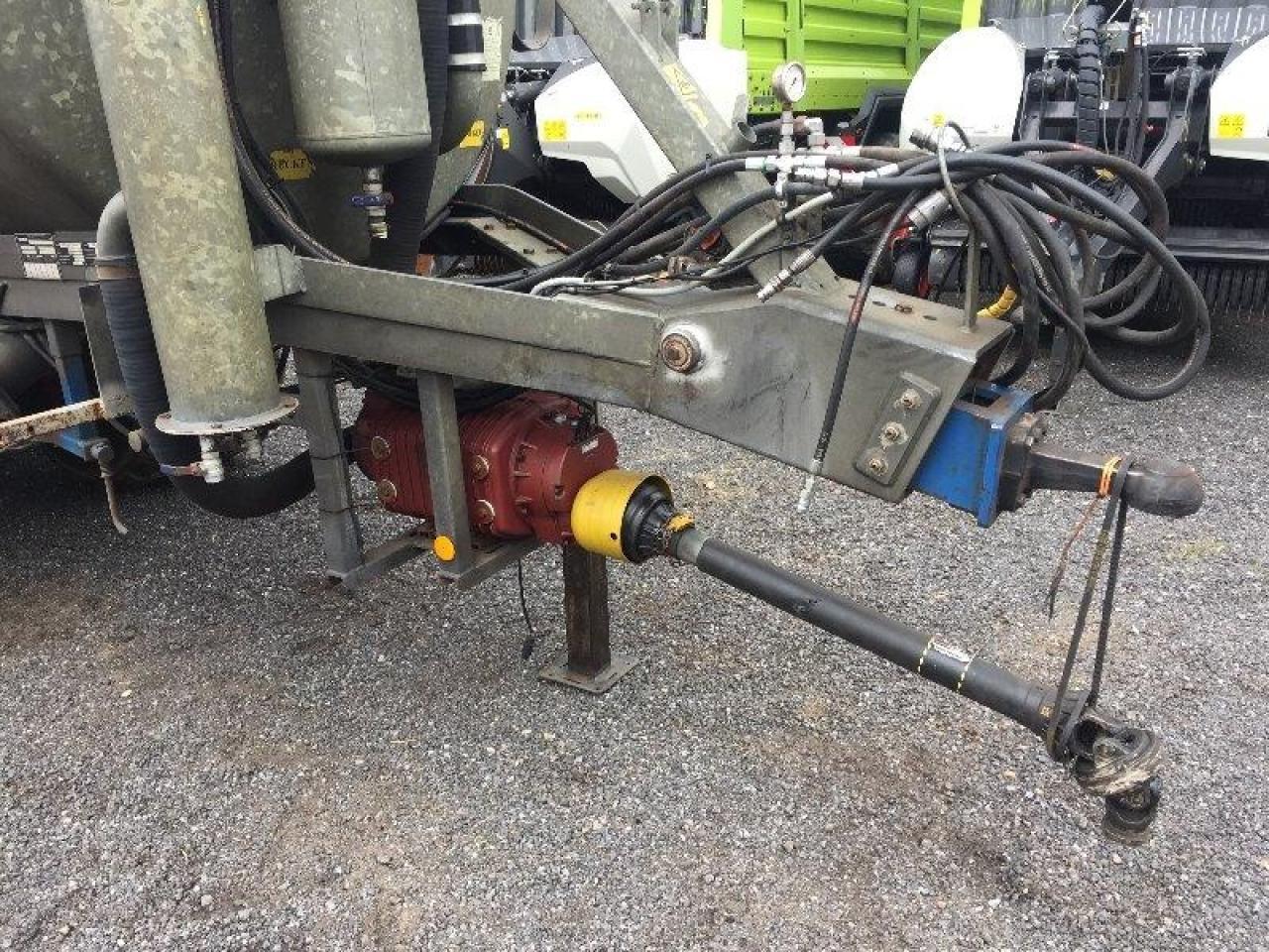 Briri vttw 14000 - Güllefass: das Bild 3 Briri vttw 14000 - Güllefass: das Bild 3