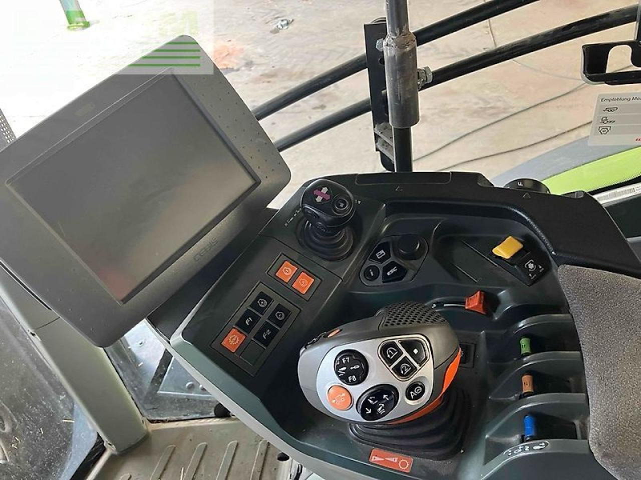 CLAAS axion 830 cmatic CMATIC - Traktor: das Bild 2 CLAAS axion 830 cmatic CMATIC - Traktor: das Bild 2