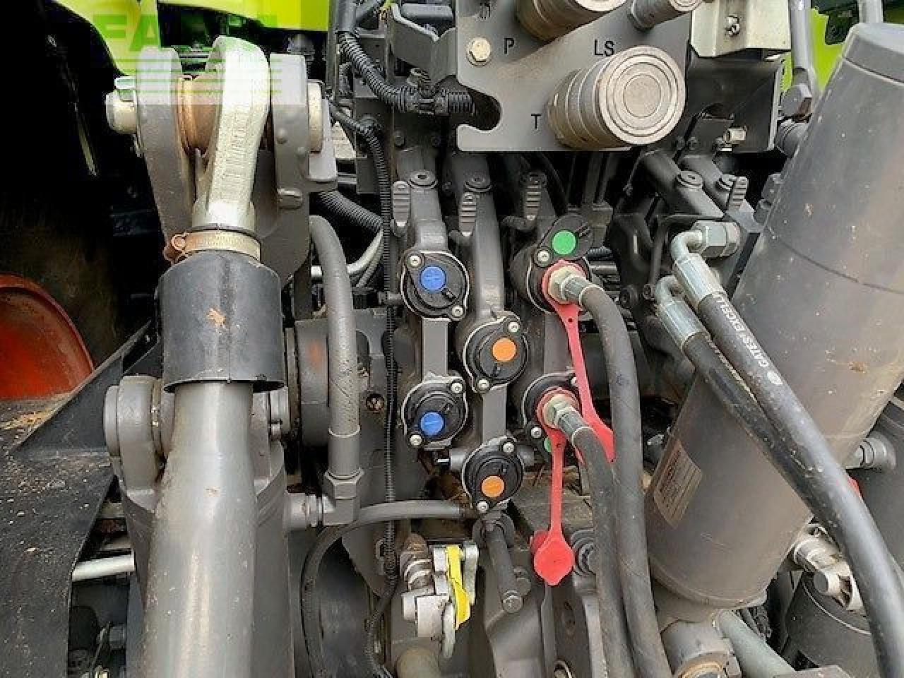 Traktor CLAAS axion 930 cmatic cebis CMATIC CEBIS: das Bild 7 Traktor CLAAS axion 930 cmatic cebis CMATIC CEBIS: das Bild 7