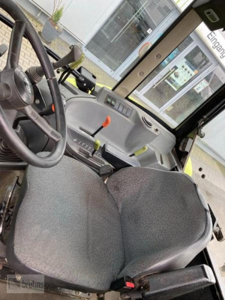 Traktor CLAAS axos 320 mit stoll frontlader: das Bild 10