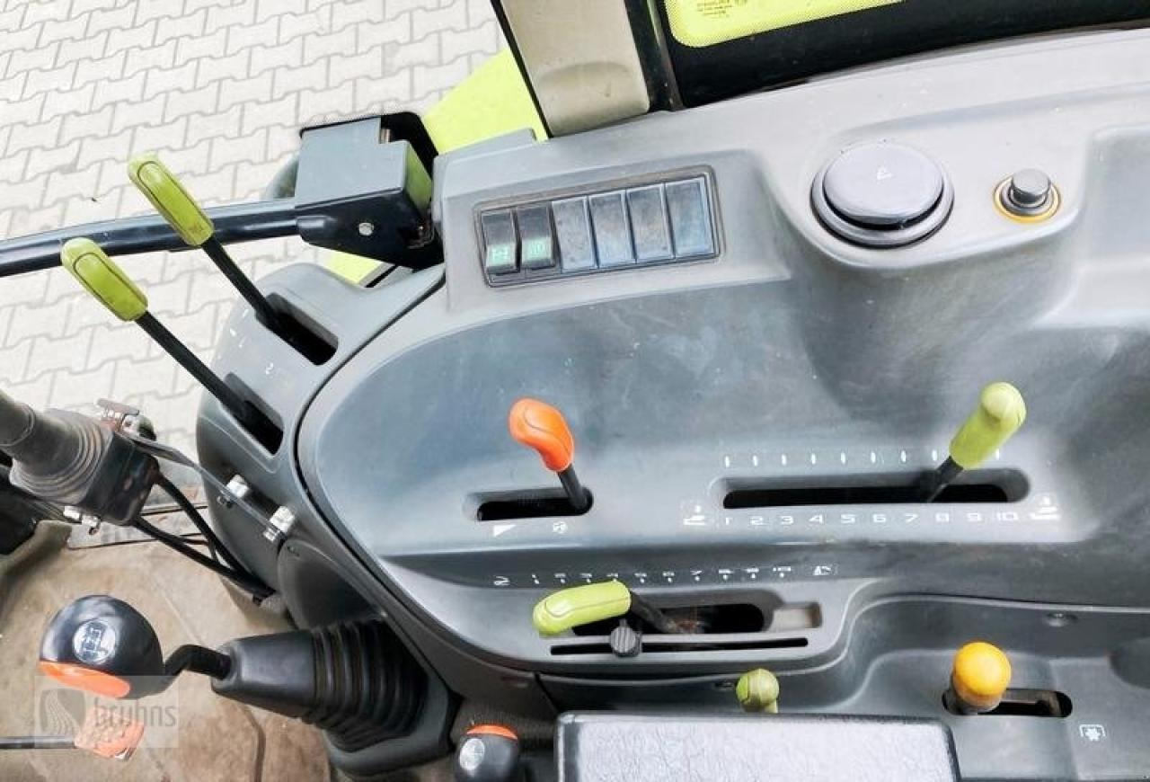 Traktor CLAAS axos 320 mit stoll frontlader: das Bild 12