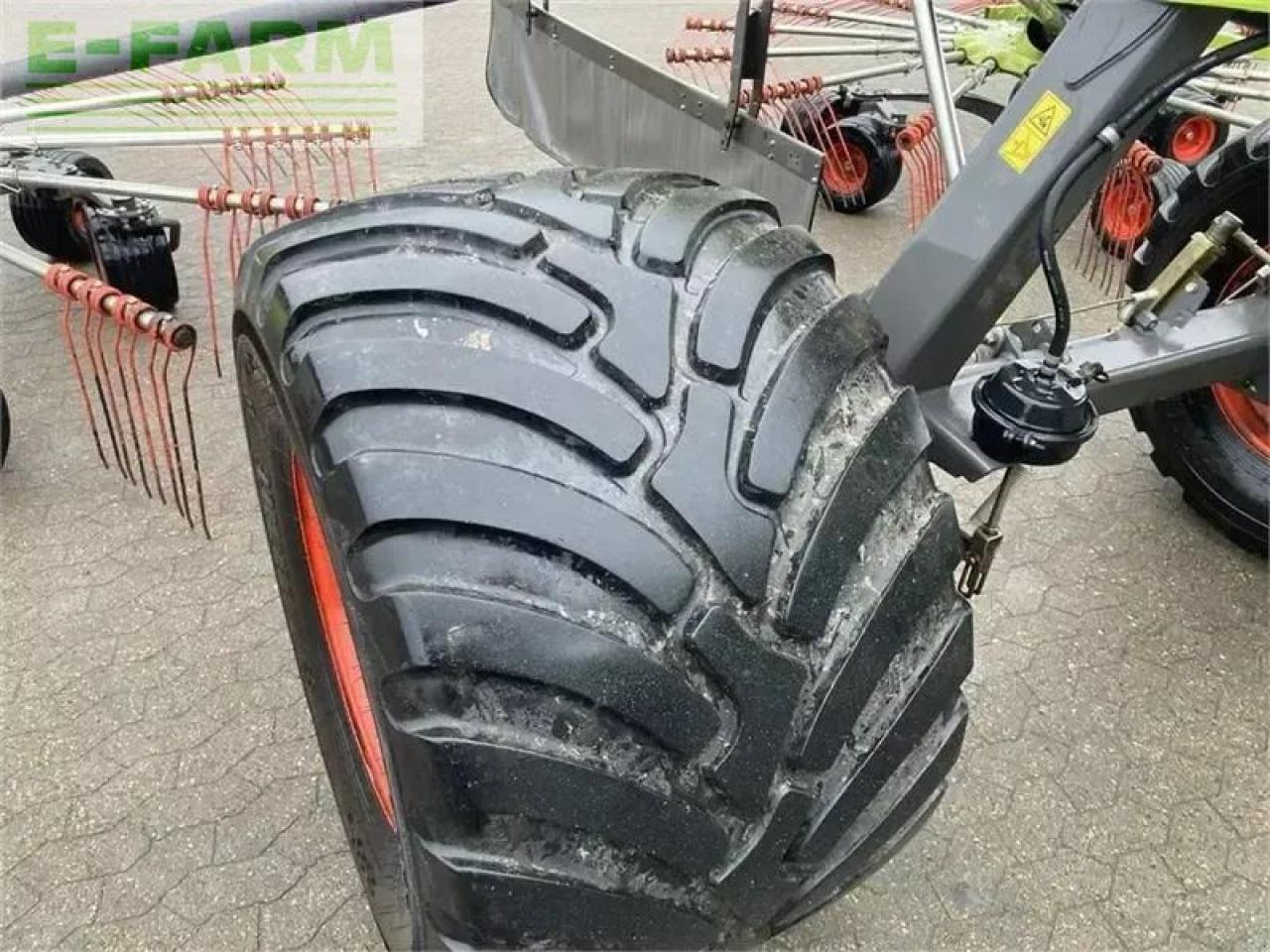 CLAAS liner 4900 - Heuwender/ Wenderechen: das Bild 4 CLAAS liner 4900 - Heuwender/ Wenderechen: das Bild 4