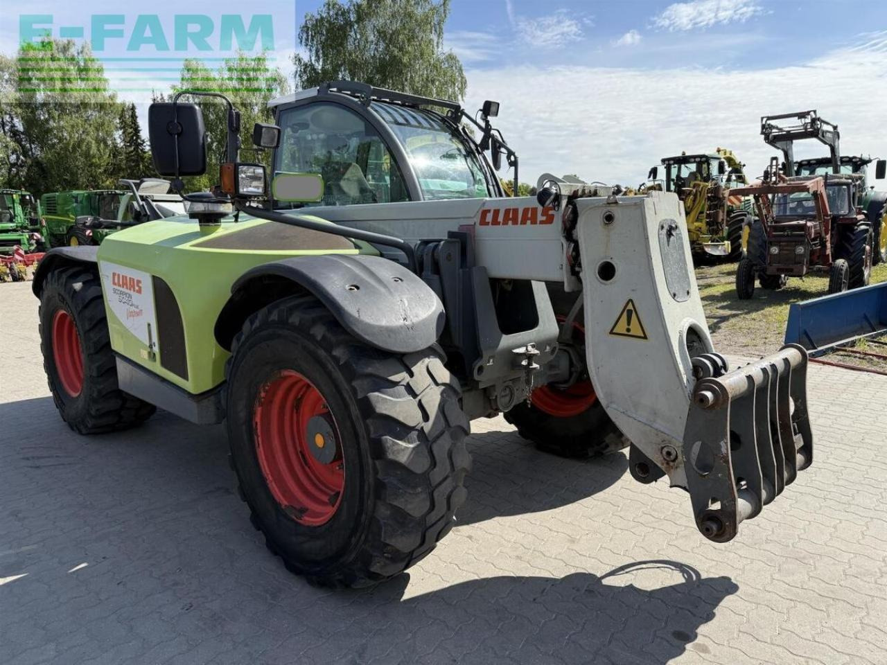 Teleskoplader CLAAS scorpion 9040 vario plus: das Bild 8