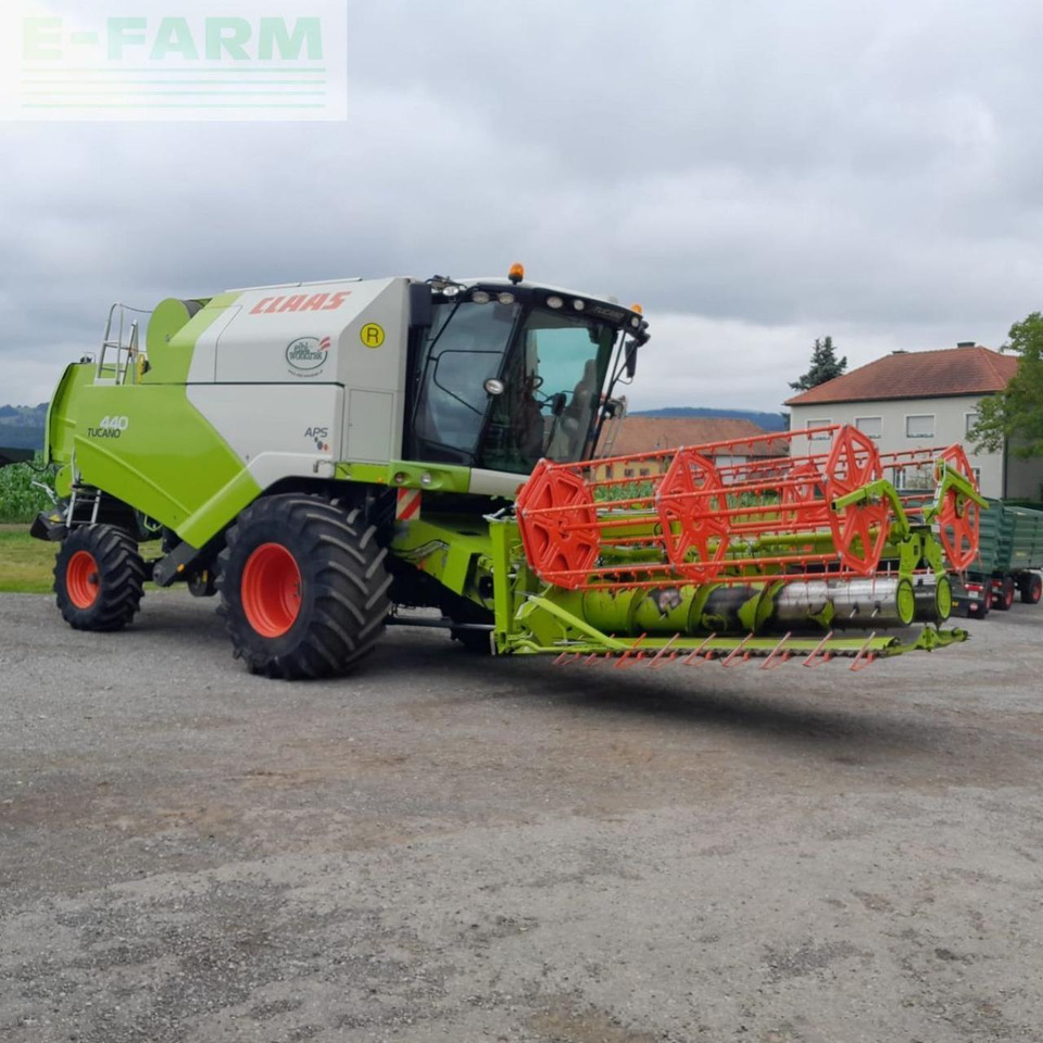 CLAAS tucano 440 - Mähdrescher: das Bild 3 CLAAS tucano 440 - Mähdrescher: das Bild 3