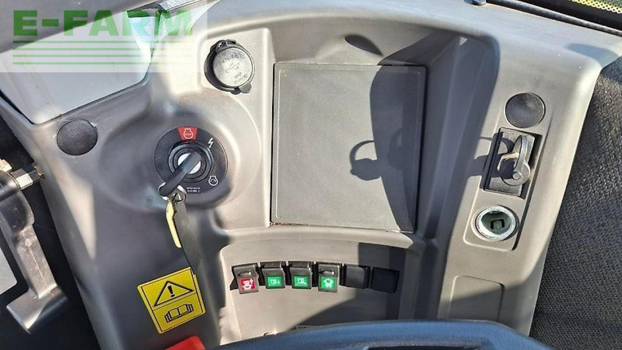 CLAAS xerion 4000 t vc - Traktor: das Bild 2 CLAAS xerion 4000 t vc - Traktor: das Bild 2