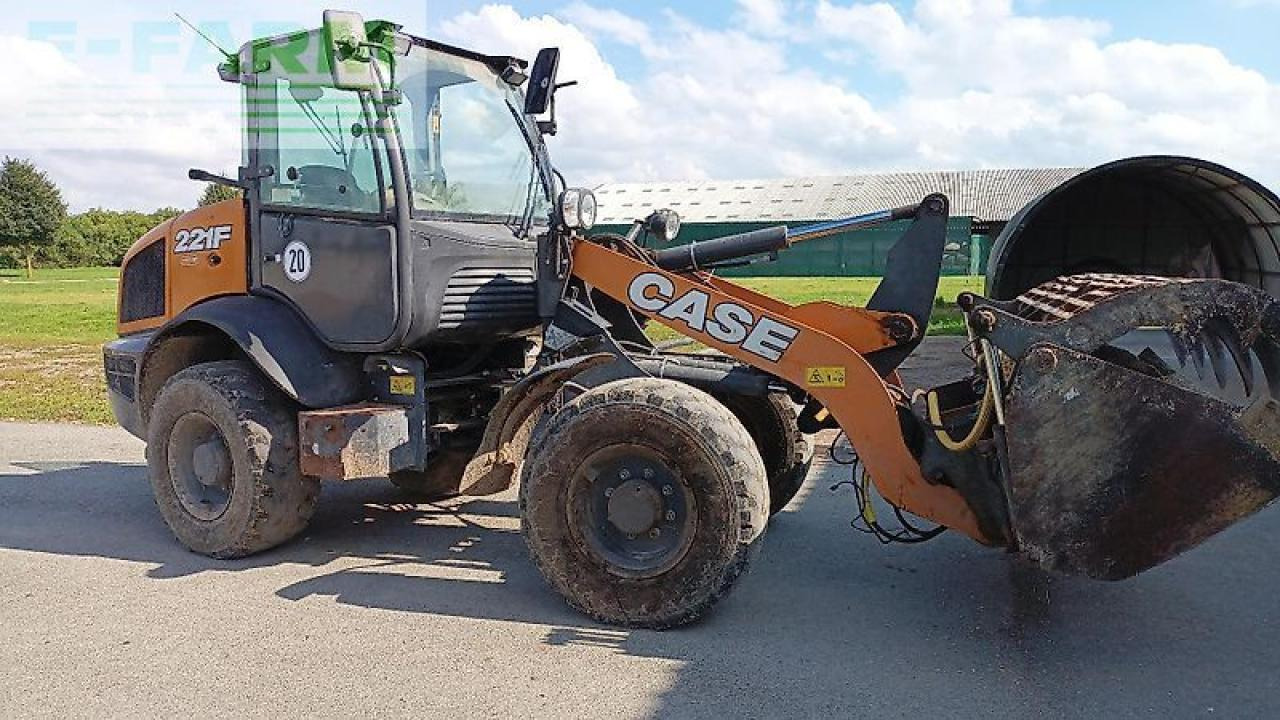 Case-IH 221 f - Minibagger: das Bild 2 Case-IH 221 f - Minibagger: das Bild 2