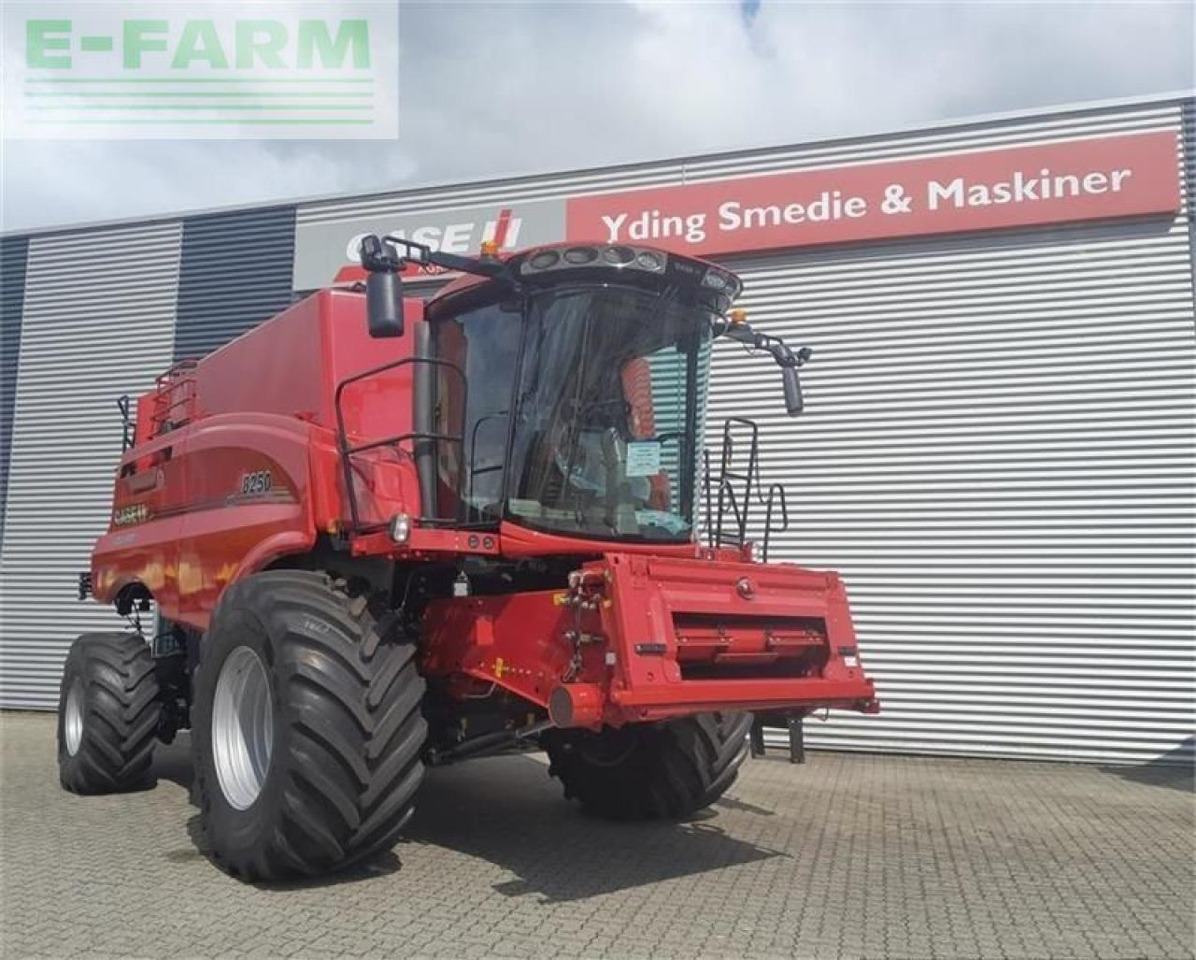 Case-IH 8250 kampagnepris axial-flow 8250 med 35 fod varioskærebord - Mähdrescher: das Bild 1 Case-IH 8250 kampagnepris axial-flow 8250 med 35 fod varioskærebord - Mähdrescher: das Bild 1