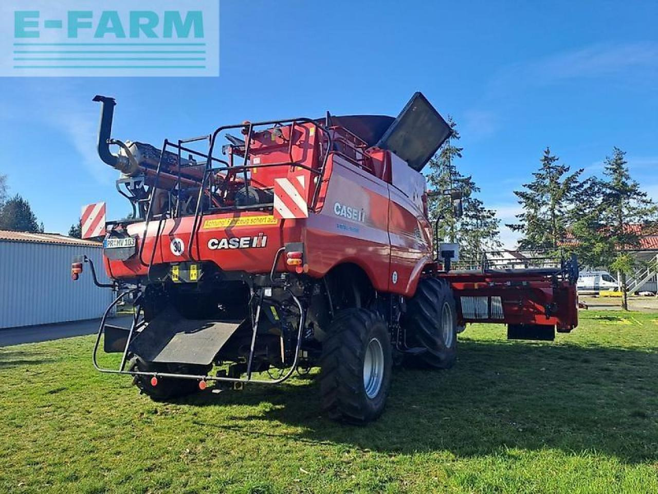Case-IH af6150, x-flow - Mähdrescher: das Bild 5 Case-IH af6150, x-flow - Mähdrescher: das Bild 5