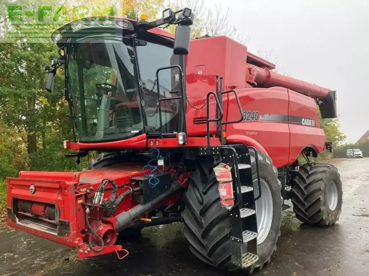 Case-IH axial 8240 - Mähdrescher: das Bild 1 Case-IH axial 8240 - Mähdrescher: das Bild 1