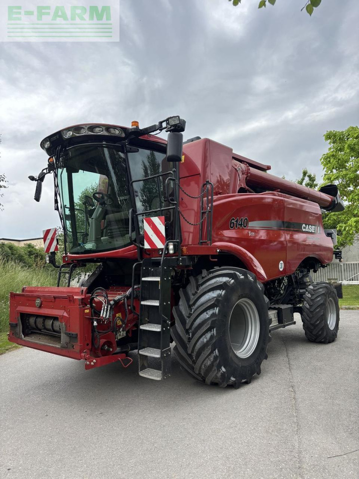 Case-IH axial-flow 6140 - Mähdrescher: das Bild 2 Case-IH axial-flow 6140 - Mähdrescher: das Bild 2