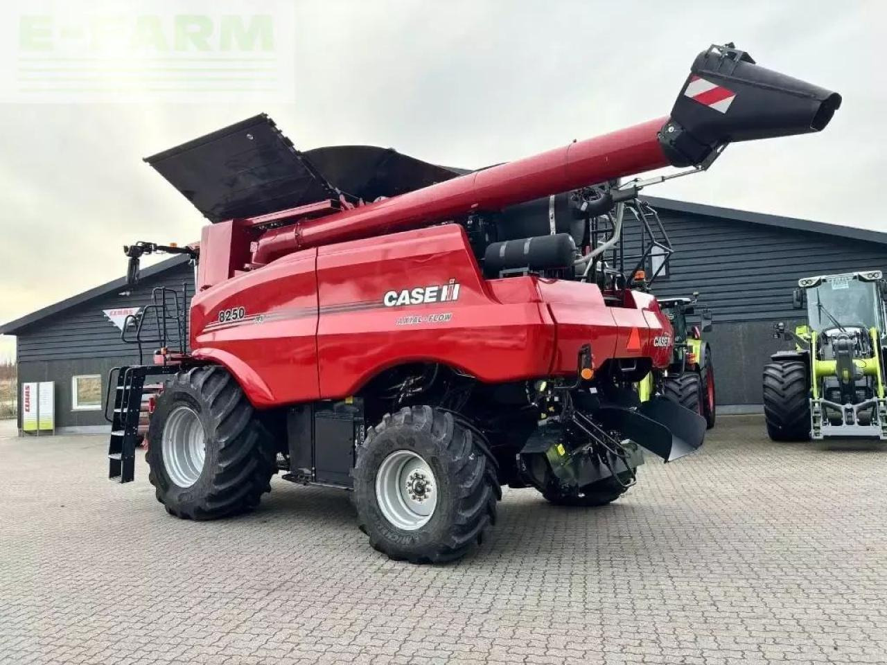 Case-IH axial flow 8250 - Mähdrescher: das Bild 4 Case-IH axial flow 8250 - Mähdrescher: das Bild 4