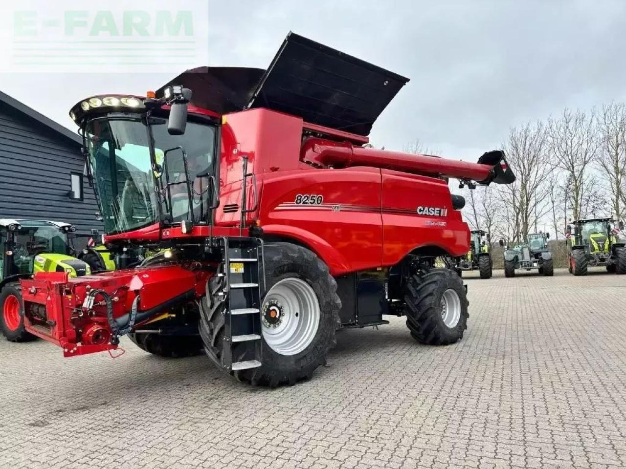 Case-IH axial flow 8250 - Mähdrescher: das Bild 3 Case-IH axial flow 8250 - Mähdrescher: das Bild 3