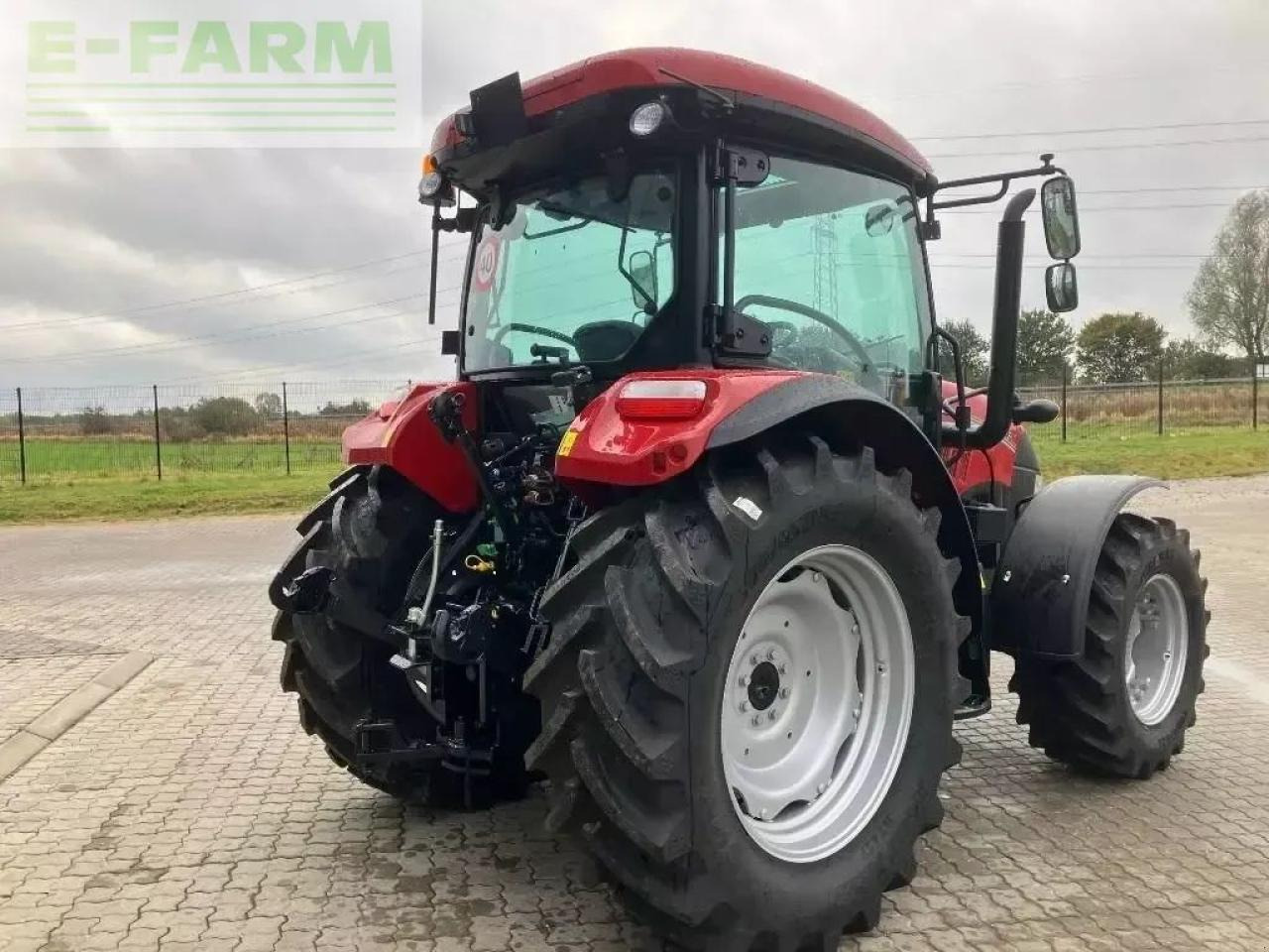 Case-IH farmall 100a - Traktor: das Bild 3 Case-IH farmall 100a - Traktor: das Bild 3