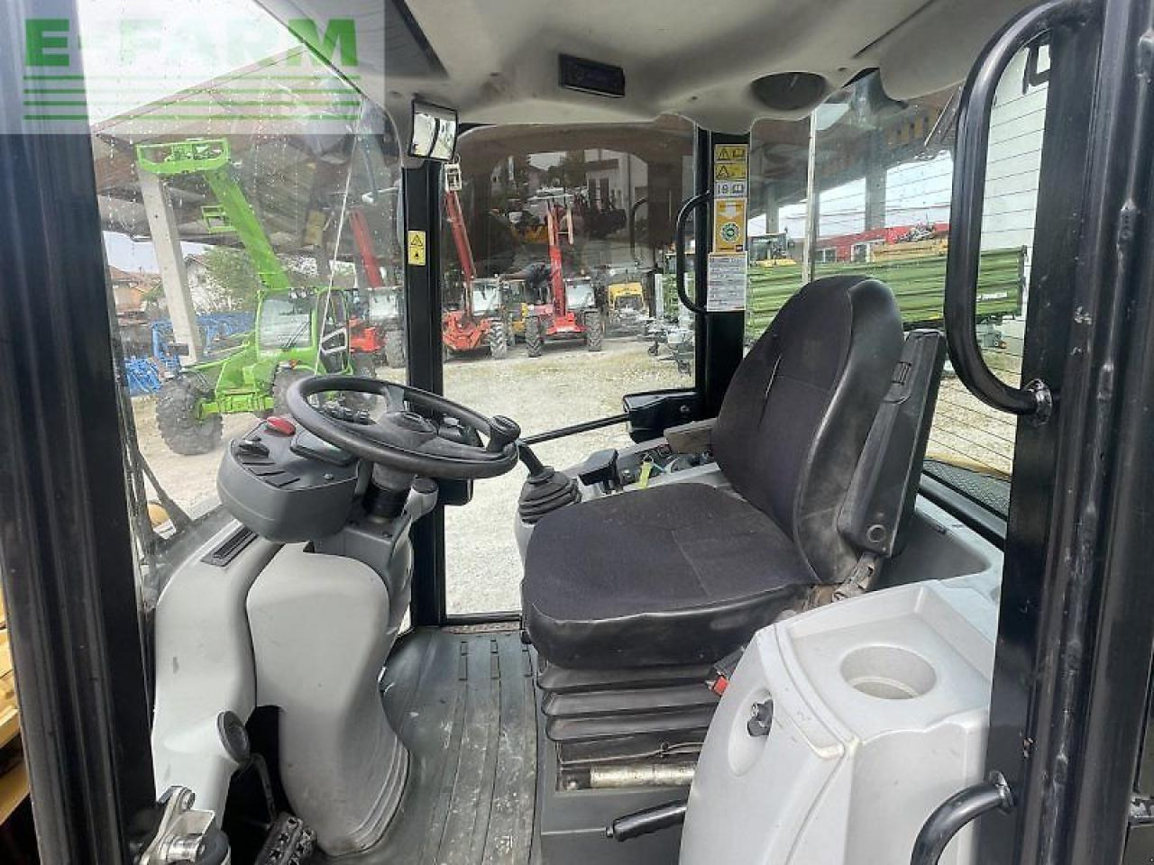 Caterpillar 908 h - Minibagger: das Bild 5 Caterpillar 908 h - Minibagger: das Bild 5