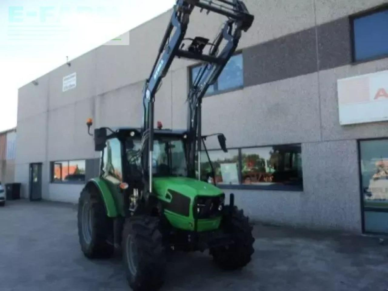 Deutz-Fahr 5080d kl + stoll - Traktor: das Bild 2 Deutz-Fahr 5080d kl + stoll - Traktor: das Bild 2