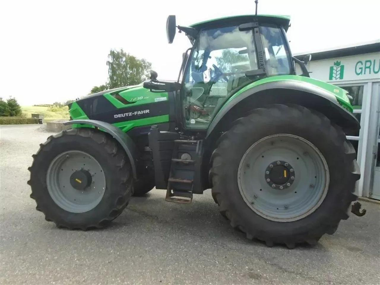 Deutz-Fahr agrotron 7230 ttv TTV - Traktor: das Bild 2 Deutz-Fahr agrotron 7230 ttv TTV - Traktor: das Bild 2