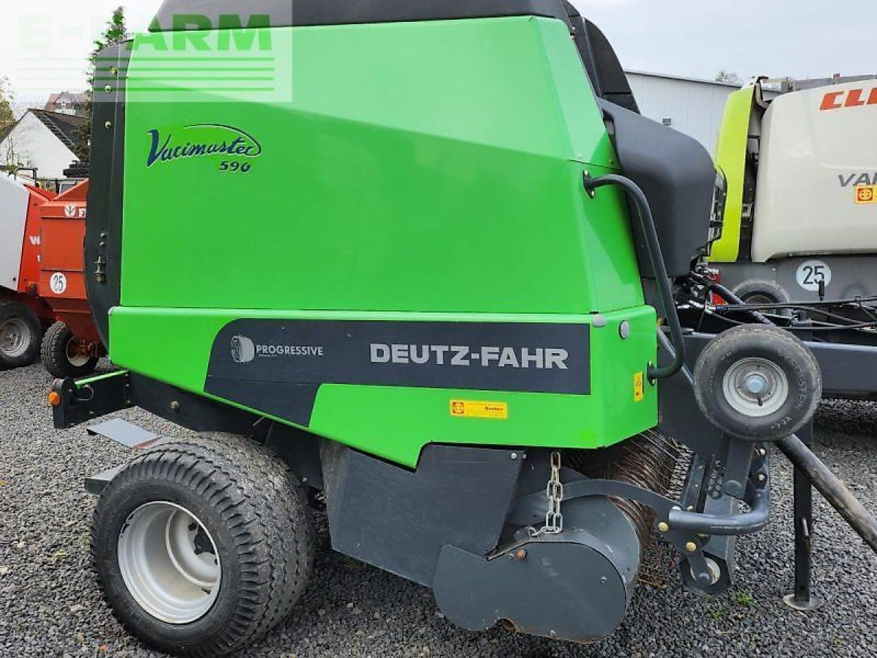 Deutz-Fahr vari master 590 - Packenpresse: das Bild 1 Deutz-Fahr vari master 590 - Packenpresse: das Bild 1