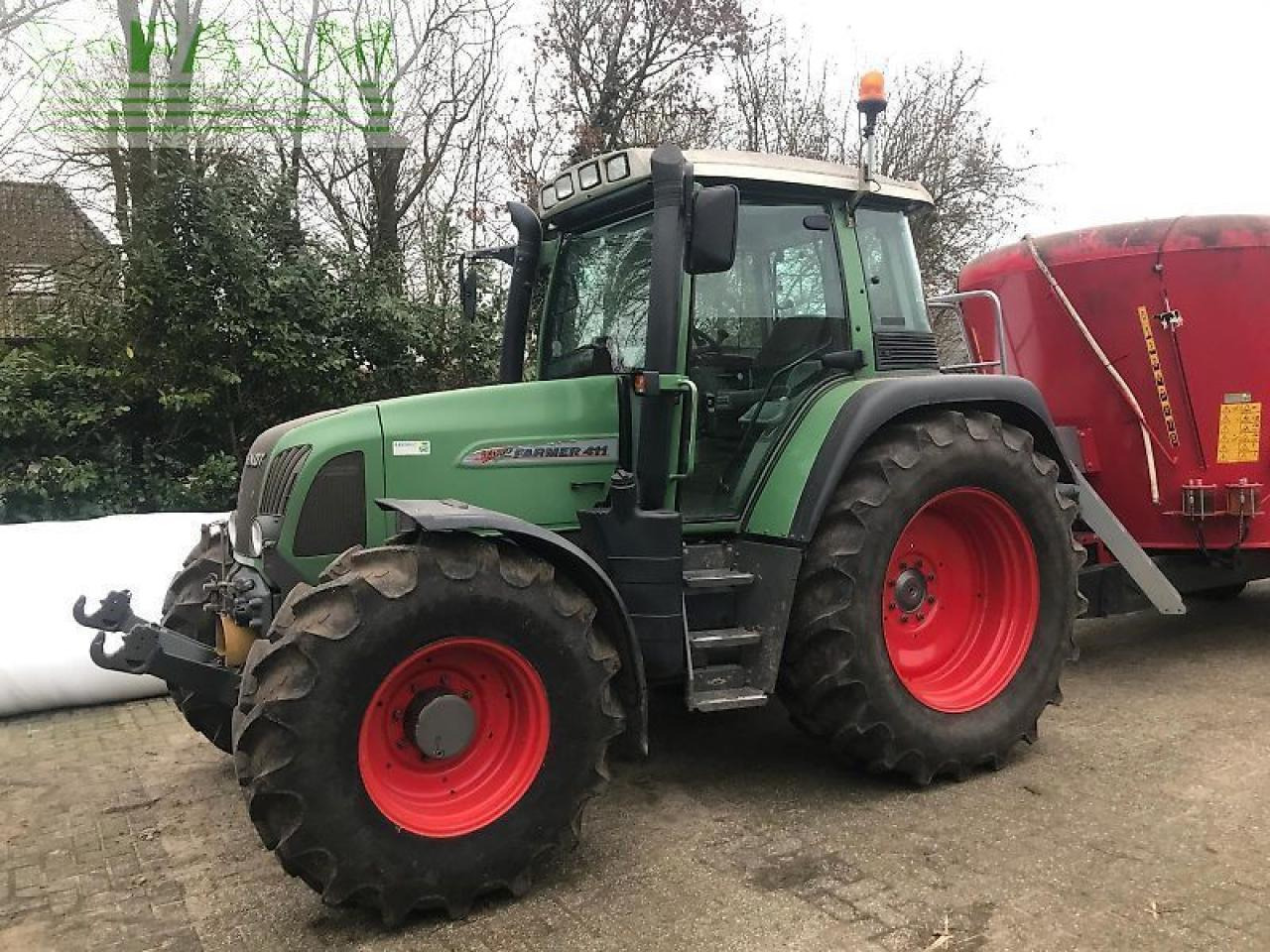 Fendt 411 com2 - Traktor: das Bild 1 Fendt 411 com2 - Traktor: das Bild 1