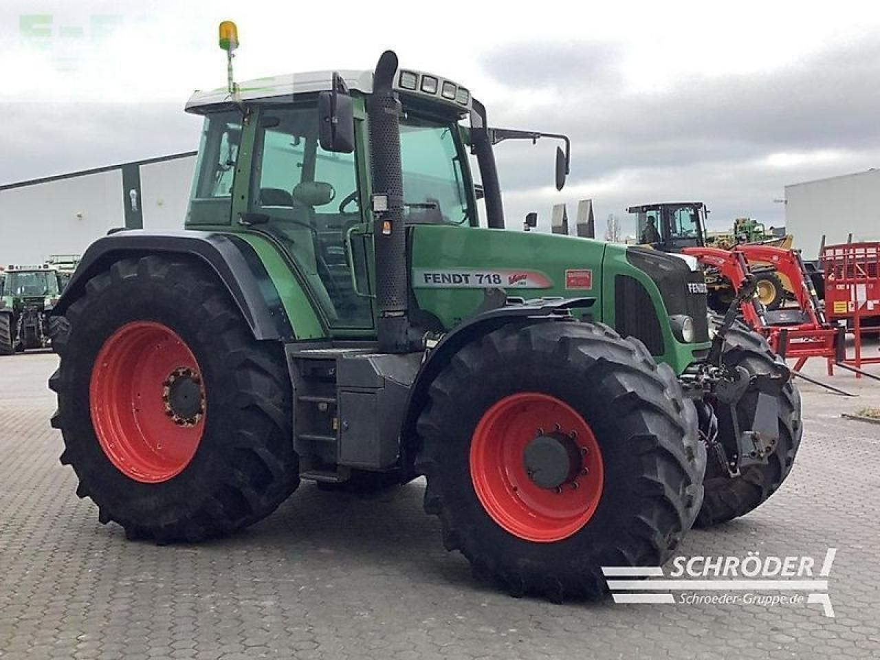 Fendt 718 vario tms - Traktor: das Bild 1 Fendt 718 vario tms - Traktor: das Bild 1