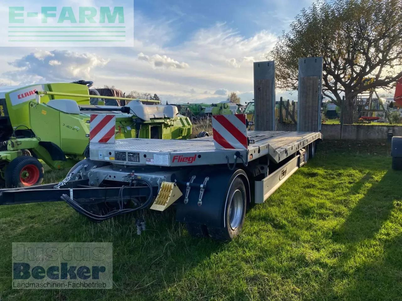 Fliegl dts-s 300 - Landwirtschaftlicher Plattformanhänger: das Bild 2 Fliegl dts-s 300 - Landwirtschaftlicher Plattformanhänger: das Bild 2