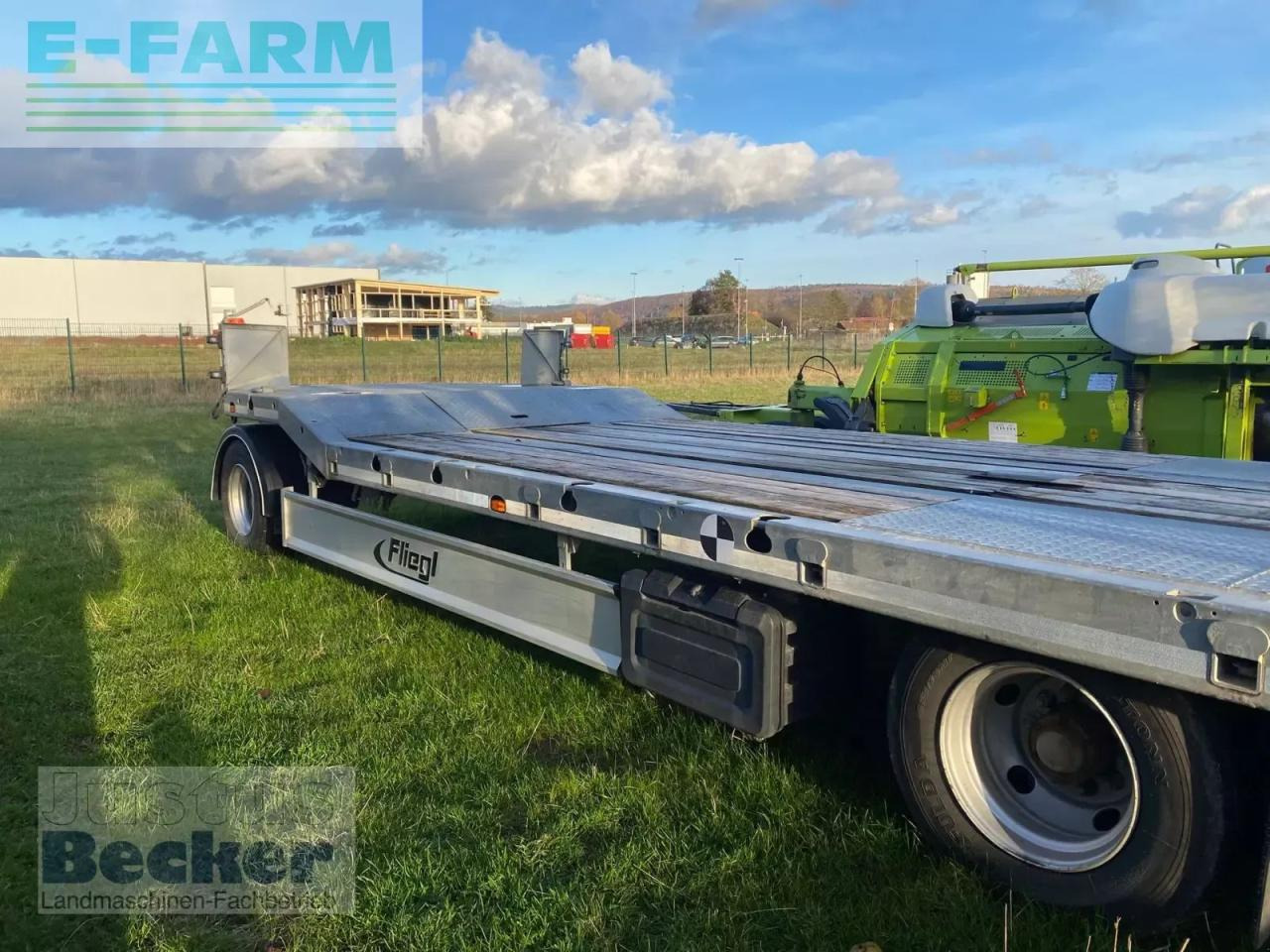 Fliegl dts-s 300 - Landwirtschaftlicher Plattformanhänger: das Bild 3 Fliegl dts-s 300 - Landwirtschaftlicher Plattformanhänger: das Bild 3
