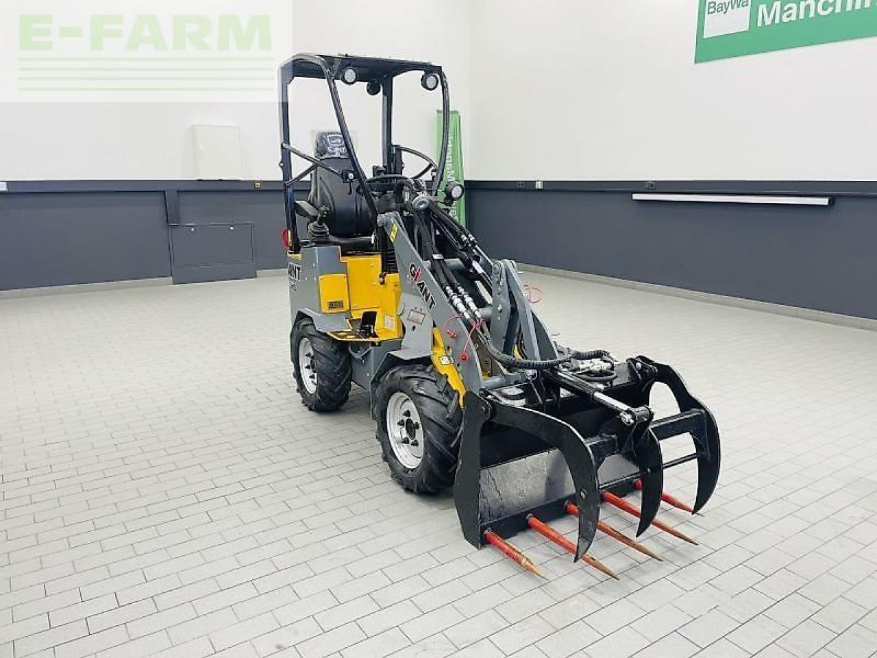 Giant g1200 hd - Minibagger: das Bild 3 Giant g1200 hd - Minibagger: das Bild 3