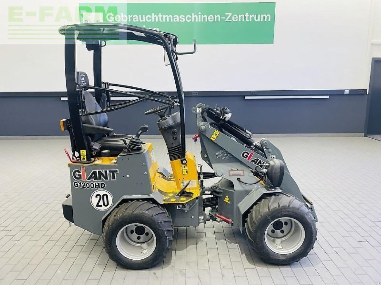 Giant g1200 hd - Minibagger: das Bild 4 Giant g1200 hd - Minibagger: das Bild 4