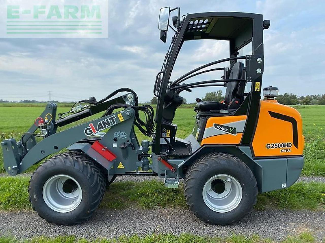 Giant g2500 x-tra hd neu - Minibagger: das Bild 1 Giant g2500 x-tra hd neu - Minibagger: das Bild 1