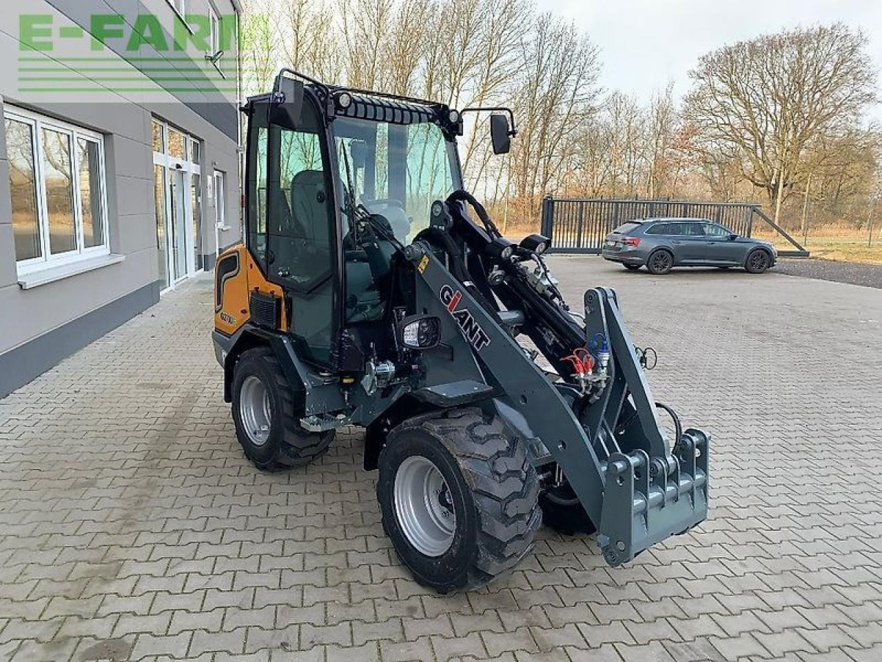 Giant g2700 elektro - Minibagger: das Bild 2 Giant g2700 elektro - Minibagger: das Bild 2