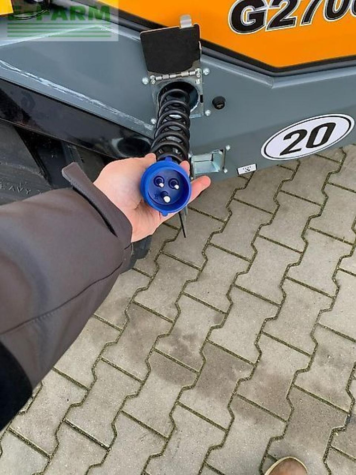 Giant g2700 elektro - Minibagger: das Bild 5 Giant g2700 elektro - Minibagger: das Bild 5