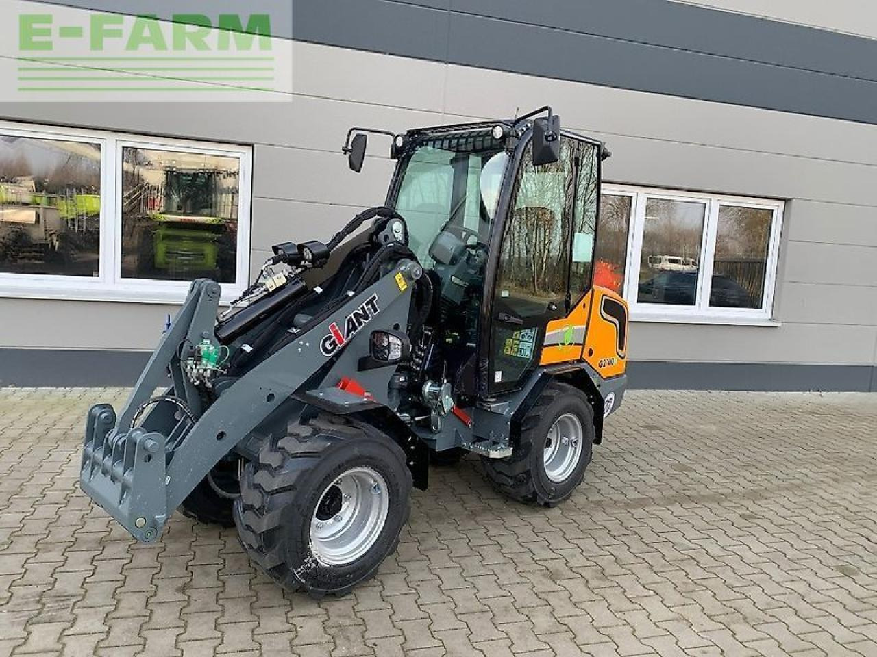 Giant g2700 elektro - Minibagger: das Bild 1 Giant g2700 elektro - Minibagger: das Bild 1