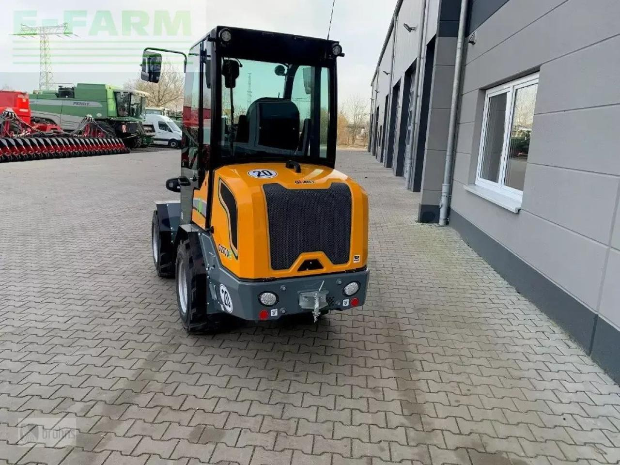 Giant g2700 elektro - Minibagger: das Bild 4 Giant g2700 elektro - Minibagger: das Bild 4