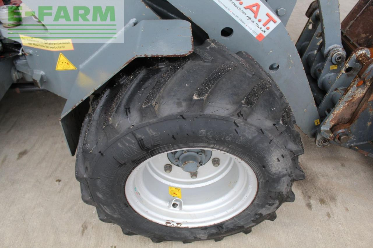 Giant hoflader d 335 t - Minibagger: das Bild 2 Giant hoflader d 335 t - Minibagger: das Bild 2