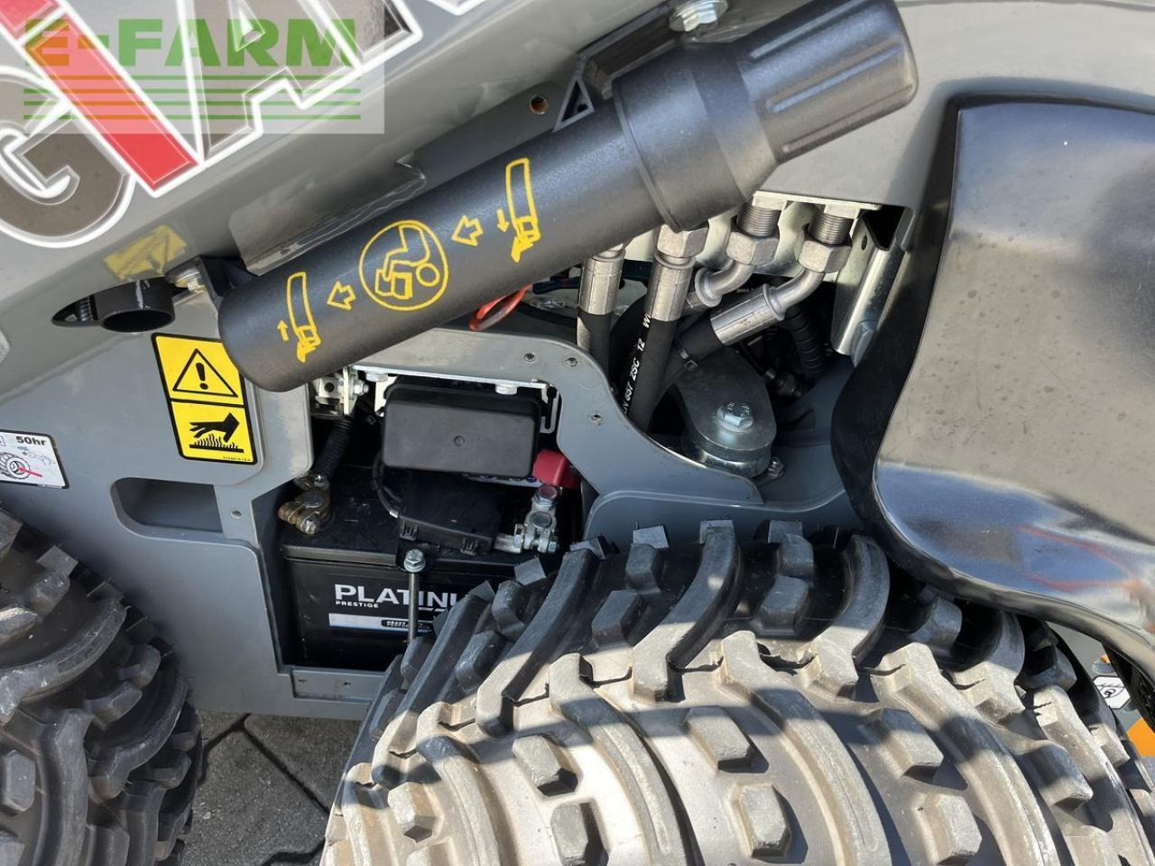 Giant sk 202d neuwertig inkl. schaufel & pg - Minibagger: das Bild 3 Giant sk 202d neuwertig inkl. schaufel & pg - Minibagger: das Bild 3